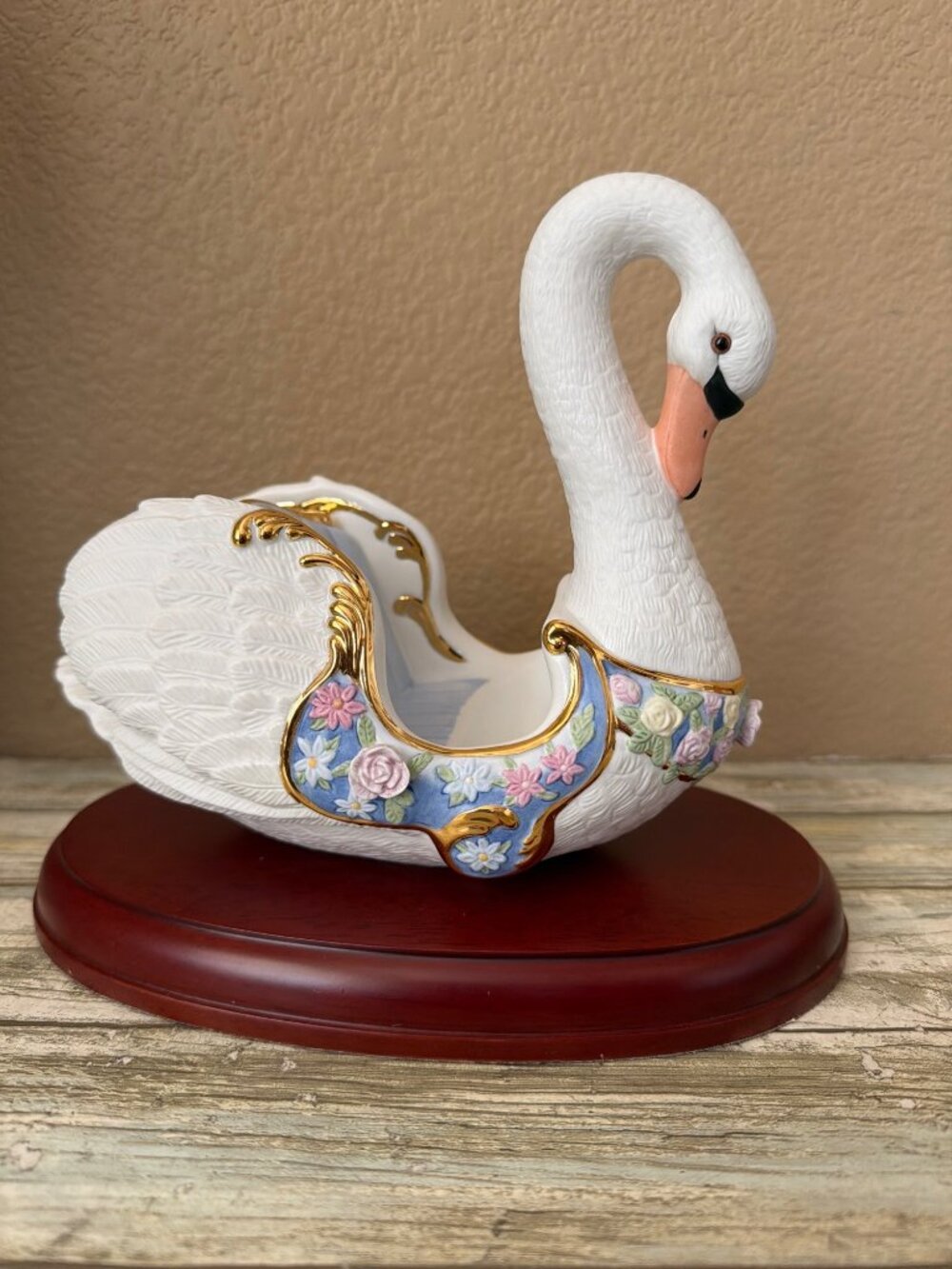 2009 Lenox 120th Anniversary Carousel Swan Chariot Limited Edition NEW in Box - Picture 7 of 16